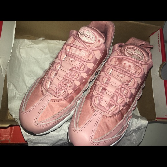 PINK WMNS NIKE AIR MAX 95 - Picture 2 of 11